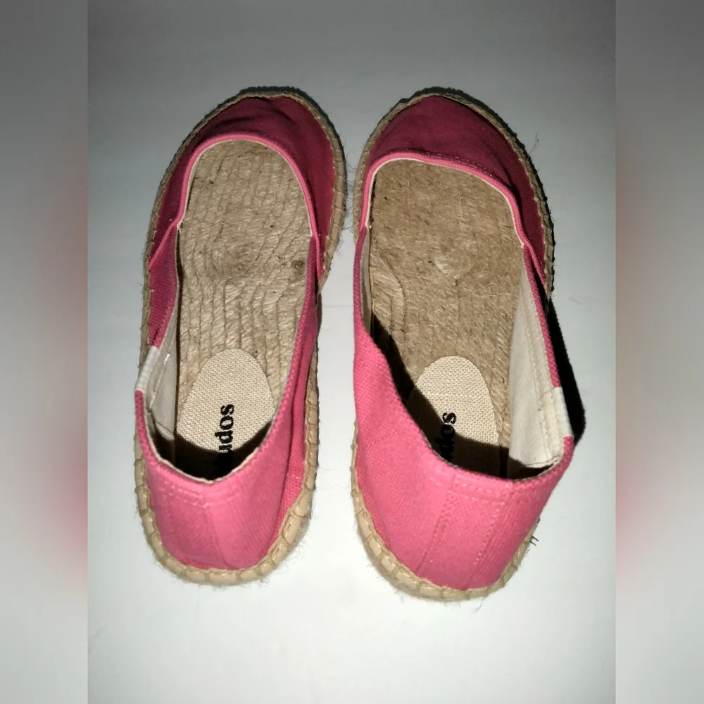 Soludos (Size 7-7.5) Pink Canvas Dali Original Slip-on Espadrilles (Like New)